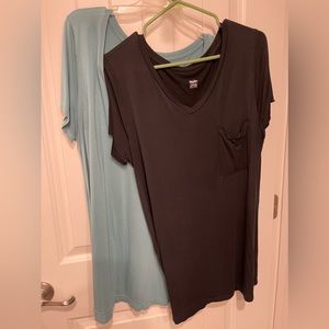 Set of 2 pocket tees